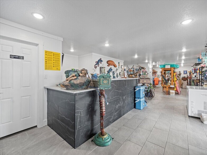 More Photos Of 4291 Shoal Line Blvd, Spring Hill Hotel For Sale