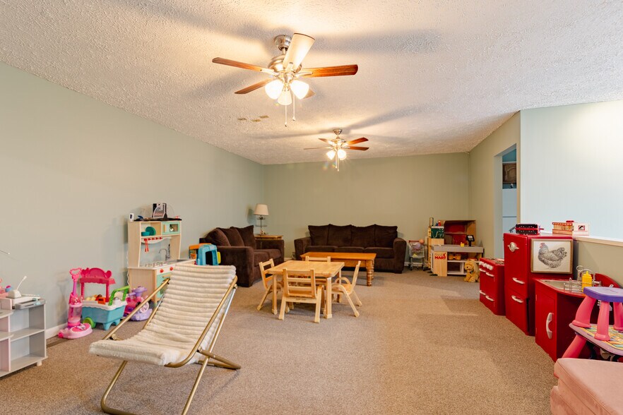 More Photos Of 29350 Matthewstown Rd, Easton Garden Center For Sale