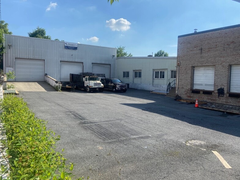 More Photos Of 5225 Kilmer Pl, Hyattsville Warehouse For Sale