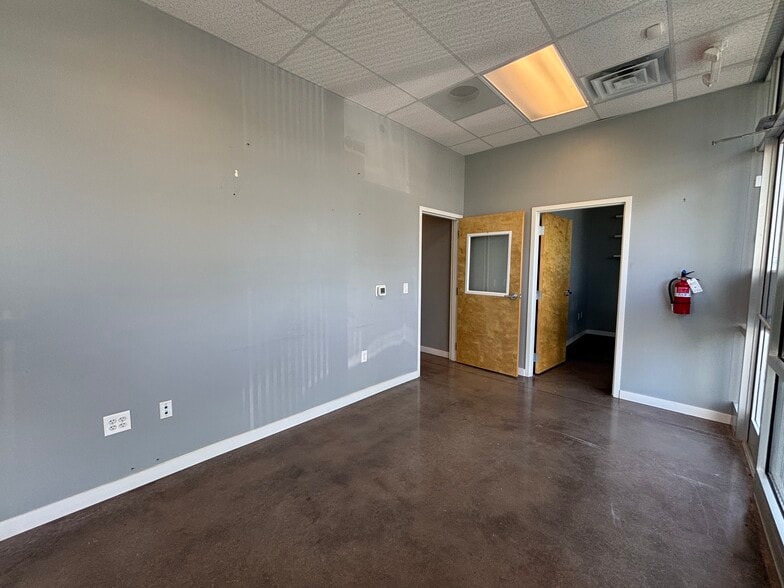 More Photos Of 2538-2546 Somerset Center Dr, Winston-Salem Storefront For Lease