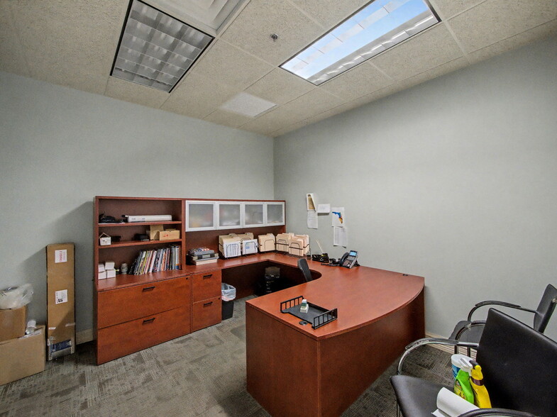 More Photos Of 6861 Garden Rd, Riviera Beach Warehouse For Sale