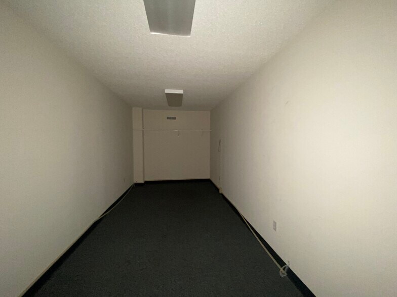 More Photos Of 8300 Dorchester Rd, Charleston Warehouse For Lease