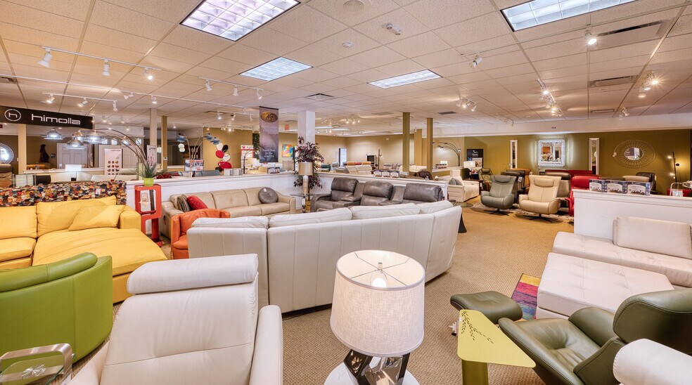 More Photos Of 5245-5251 S Tamiami Trl, Sarasota Unknown For Lease