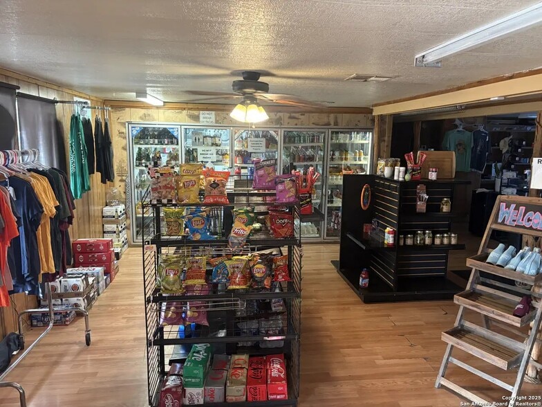 More Photos Of 7116 Texas R 2, Del Rio Convenience Store For Sale
