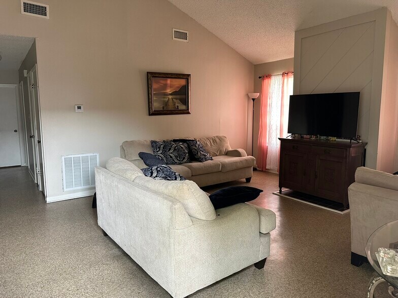 More Photos Of 8828 GSRI ave, Baton Rouge Apartments For Sale