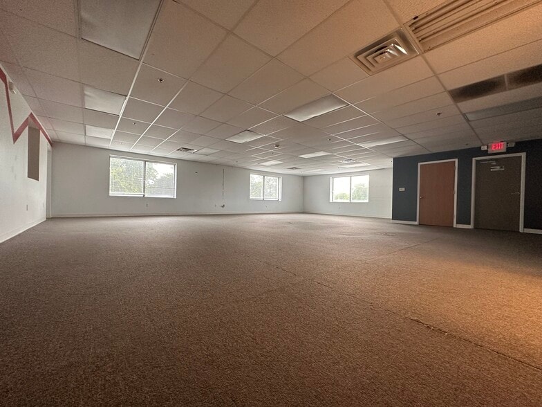 More Photos Of 987 Stewart Rd, Monroe Office For Lease