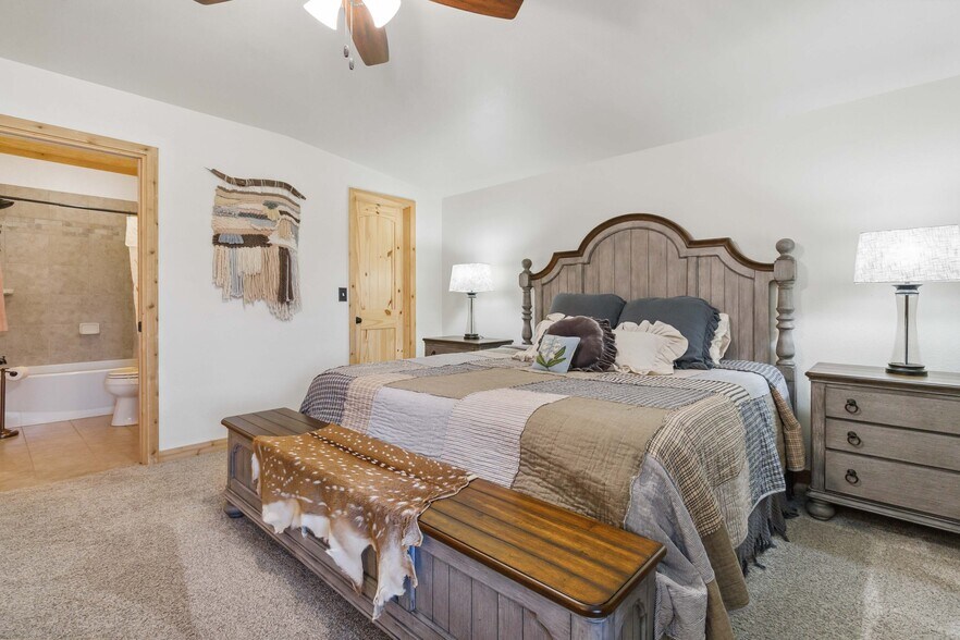 More Photos Of 165 Mari B Dr E, Center Point Flex For Sale