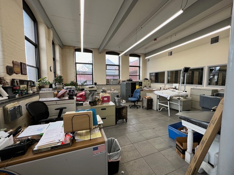 More Photos Of 224 Stockton St, Phillipsburg Showroom For Lease