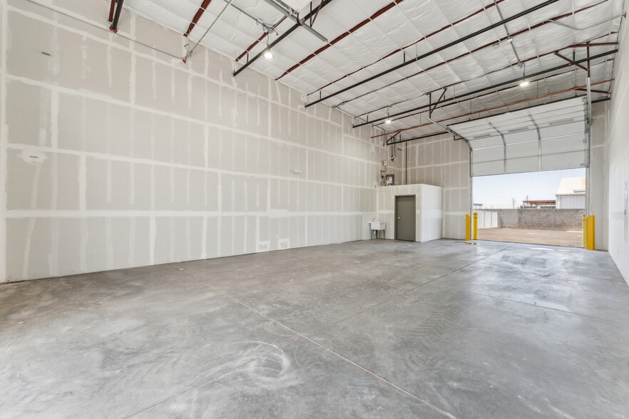 More Photos Of 18704 Marketplace dr, Queen Creek Industrial For Lease