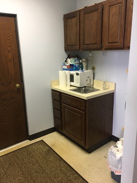 More Photos Of 8447 44th Pl, Lyons Service For Sale