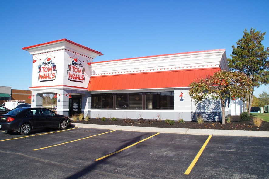 More Photos Of 585 W Union St, Newark General Retail For Sale