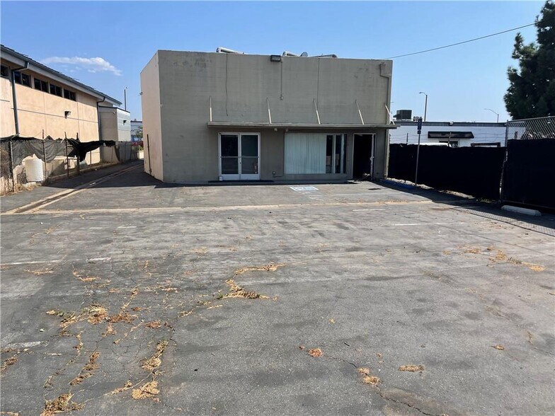 More Photos Of 2165 Harbor Blvd, Costa Mesa Freestanding For Sale