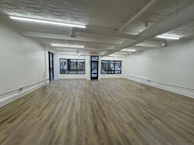 More Photos Of 3041 Holbrook St, Hamtramck Storefront Retail Residential For Lease