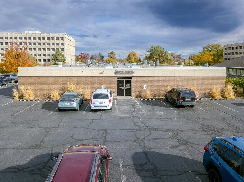 More Photos Of 1177 Jadwin Ave, Richland Office For Sale