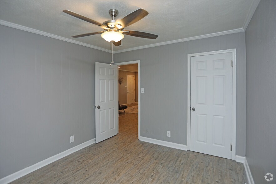 More Photos Of 820 W 7th St, Winston-Salem Apartments For Sale