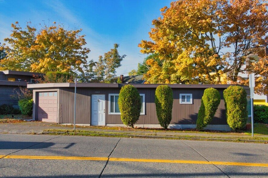 Primary Photo Of 3807 Linden Ave N, Seattle Multifamily For Sale