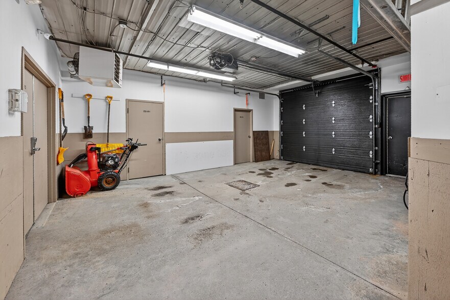 More Photos Of 650 Rue Graham-Bell, Québec Office For Sale