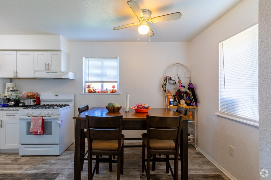 More Photos Of 6028 Vanderbilt Dr, Mount Morris Apartments For Sale