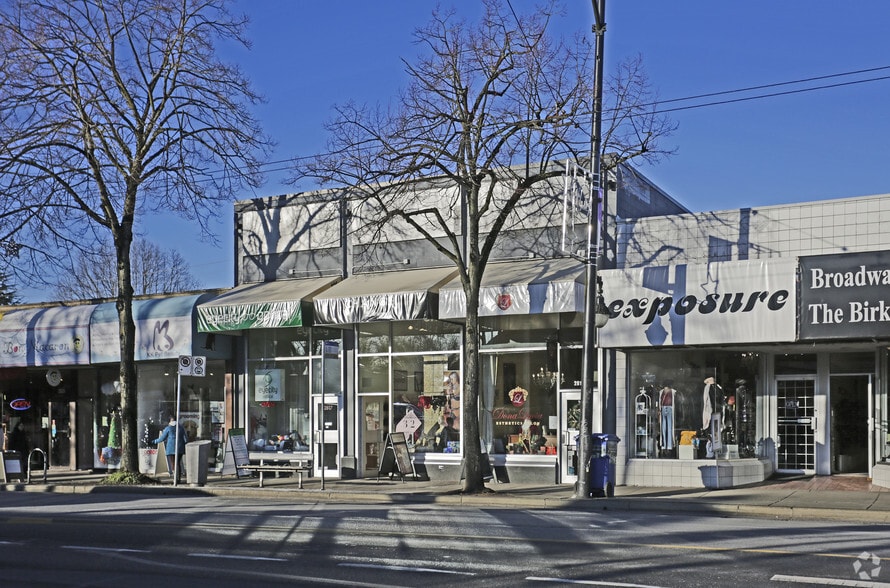 More Photos Of 2813-2817 W Broadway, Vancouver Storefront For Sale
