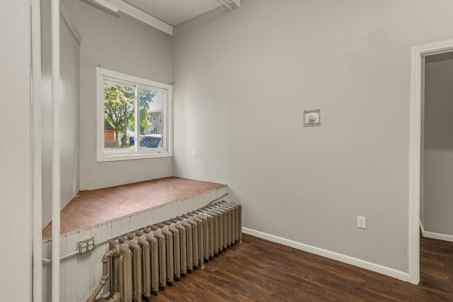 More Photos Of 1321 Payne Ave, Saint Paul Storefront Retail Residential For Sale