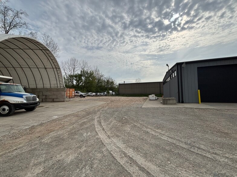 More Photos Of 4155 Gibson Dr, Tipp City Manufacturing For Lease