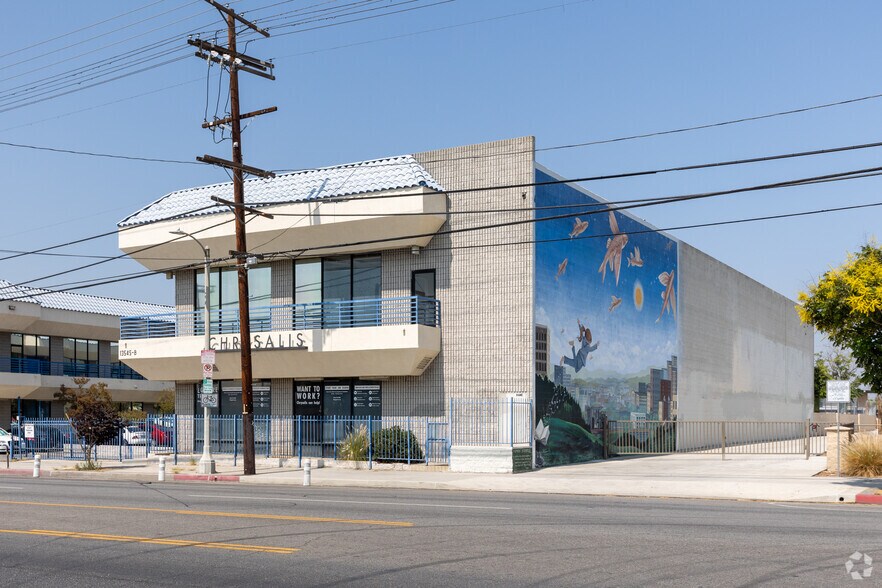 More Photos Of 13545-13557 Van Nuys Blvd, Pacoima Unknown For Lease