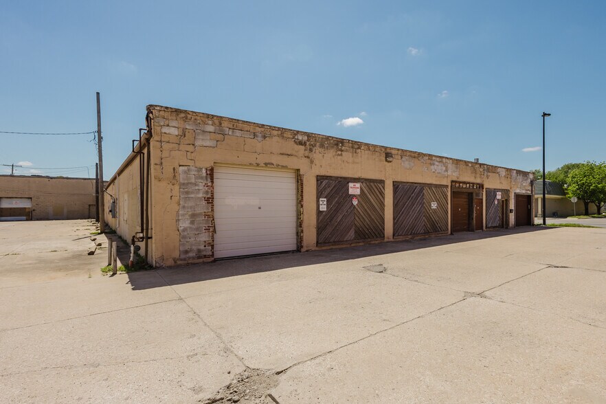 More Photos Of 470 N Seneca St, Wichita Warehouse For Sale