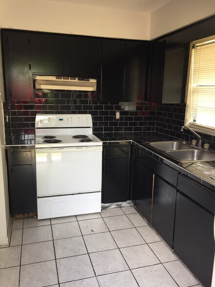 More Photos Of 911 E 108th Ave, Tampa Apartments For Sale