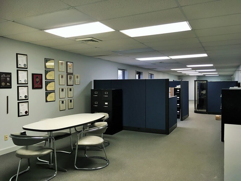 More Photos Of 4505 Kelly St, Columbus Research And Development For Lease