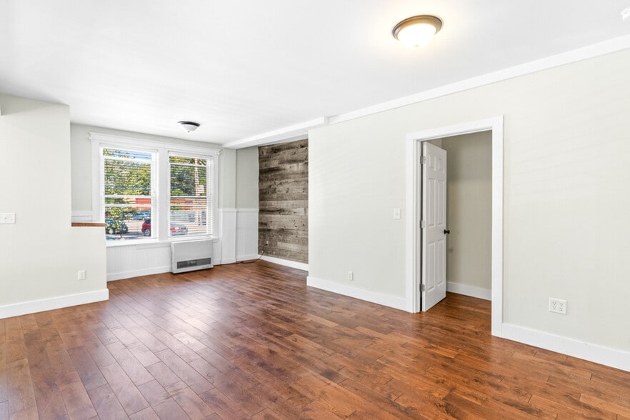 More Photos Of 736 Forest Ave, Portland Office Residential For Sale