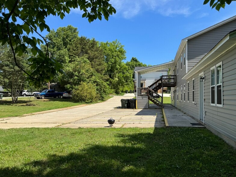 More Photos Of 312 Stokes St, Burlington Apartments For Sale