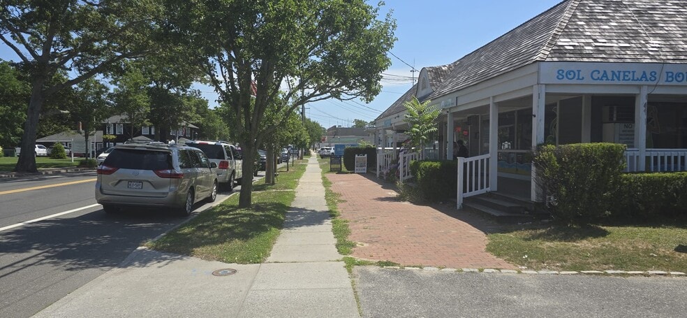 More Photos Of 107 W Montauk Hwy, Hampton Bays General Retail For Lease