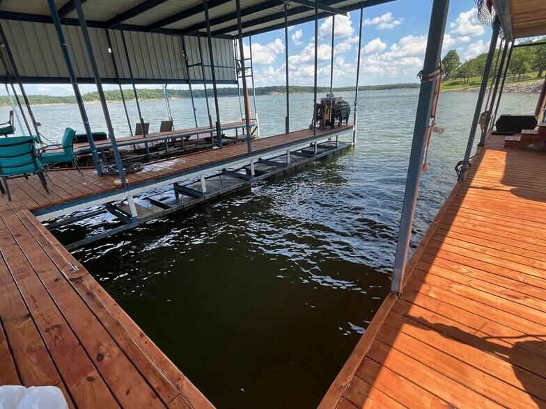 More Photos Of 286 Lake Shore Dr, Pottsboro Marina For Sale