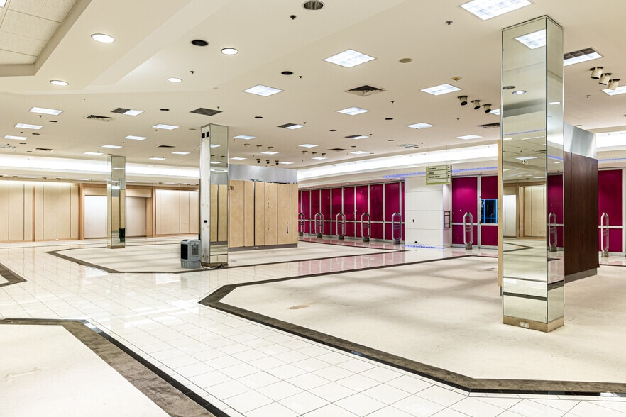 More Photos Of 18813 E 39th St, Independence Unknown For Lease