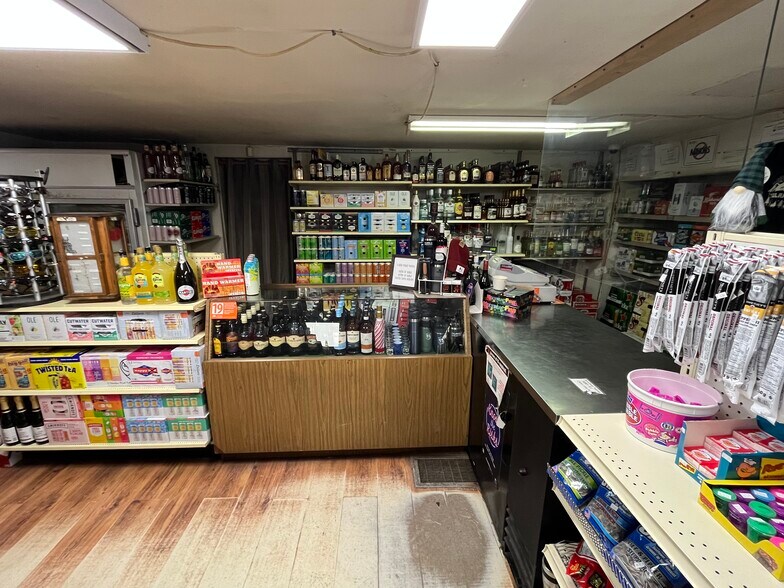 More Photos Of 2600 Otter Av, Tulameen Restaurant For Sale