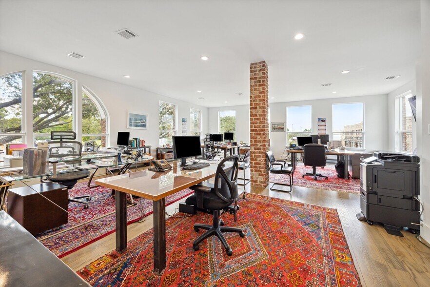 More Photos Of 128 W 17th St, Houston Loft Creative Space For Sale