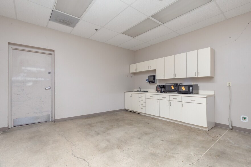 More Photos Of 47-67 Ludwig Dr, Fairview Heights Unknown For Lease