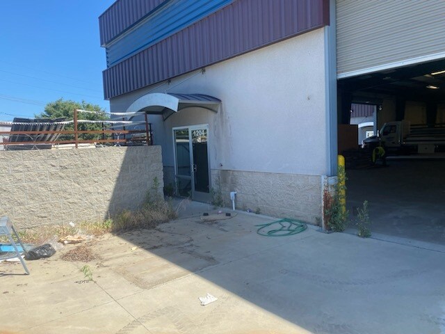 More Photos Of 1190-1200 Lander Ave, Turlock Warehouse For Lease