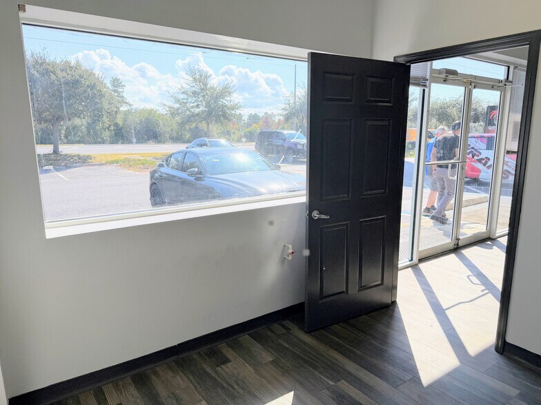 More Photos Of 16547 US Highway 19, Hudson Showroom For Lease