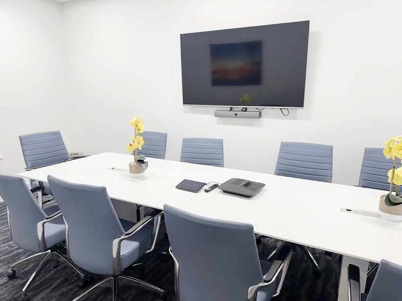 More Photos Of 1570 Shadowlawn Dr, Naples Office For Lease