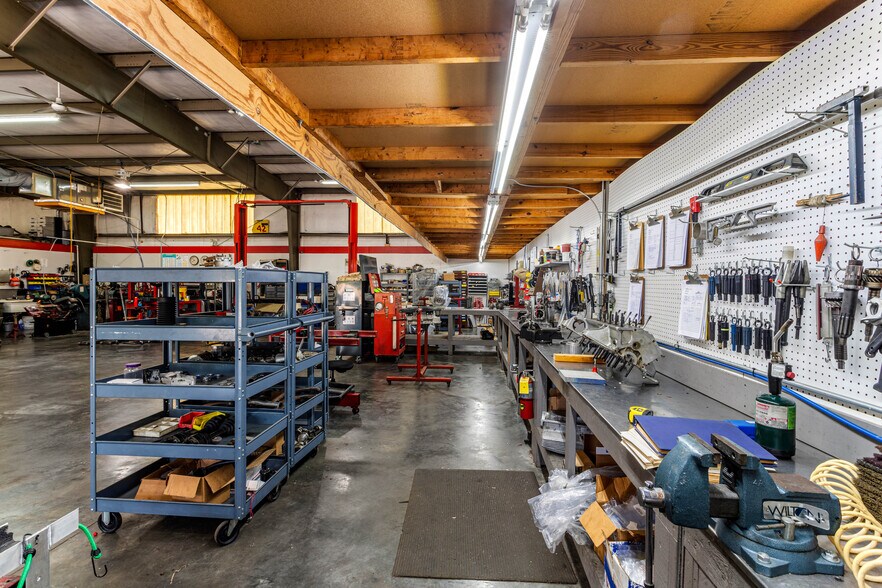 More Photos Of 205 Bourne Blvd, Savannah Warehouse For Sale