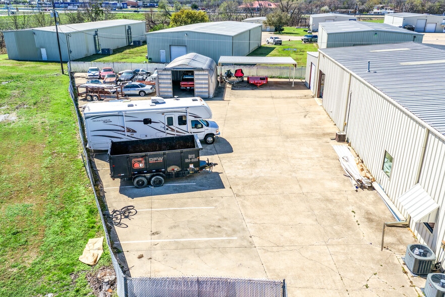 More Photos Of 110 Industrial Dr, Forney Showroom For Sale