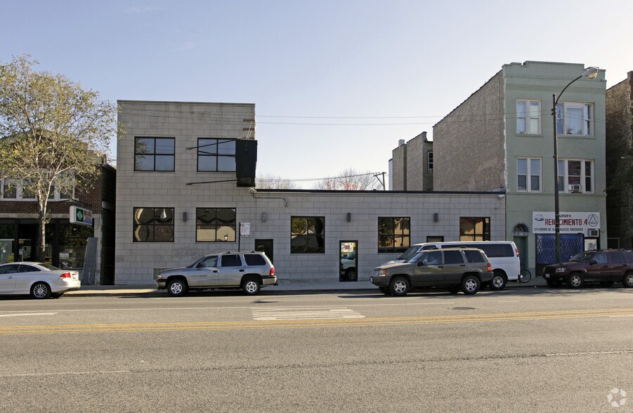 More Photos Of 2147 N Western Ave, Chicago Office For Lease