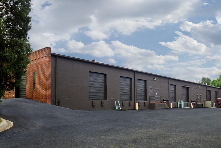 More Photos Of 4111 Rose Lake Dr, Charlotte Light Distribution For Lease