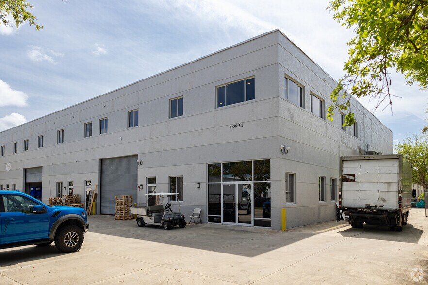 More Photos Of 10951 Harmony Park Dr, Bonita Springs Warehouse For Lease