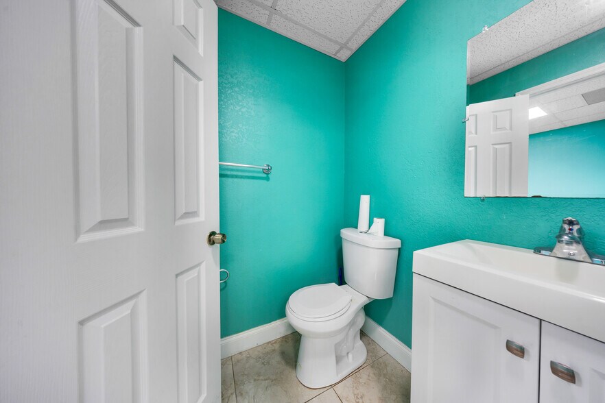 More Photos Of 7760 W 20th Ave, Hialeah Warehouse For Sale