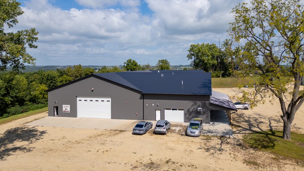 More Photos Of 514 E 9th St, Zumbrota Industrial For Lease