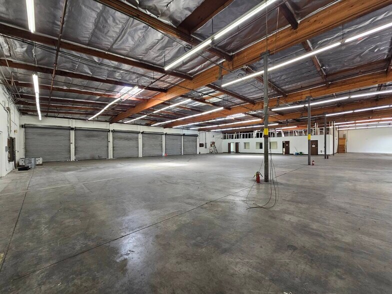 More Photos Of 13725-13731 Proctor Ave, City of Industry Warehouse For Lease
