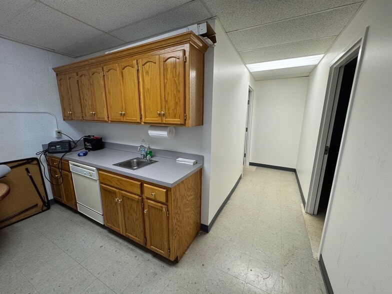 More Photos Of 4609 S Norfleet Rd, Independence Office For Sale