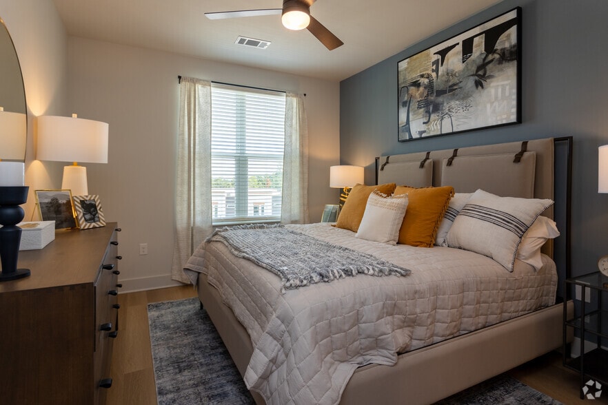 More Photos Of 930 W Mallard Creek Church Rd, Charlotte Apartments For Lease